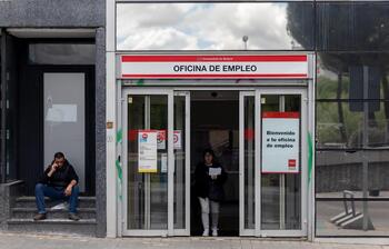 El paro baja en 58.650 personas en mayo en España