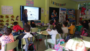 La MAS acerca la importancia del agua a los escolares