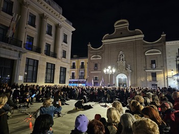 Cientos de personas piden que 'la vergüenza cambie de bando