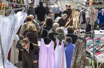 El mercadillo de los martes se muda hasta después de Ferias