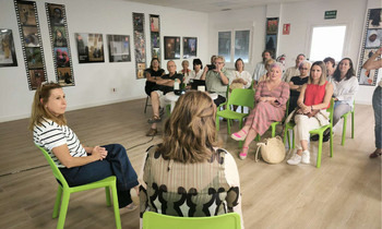 La Biblioteca de Cabanillas abre curso cultural con exposición