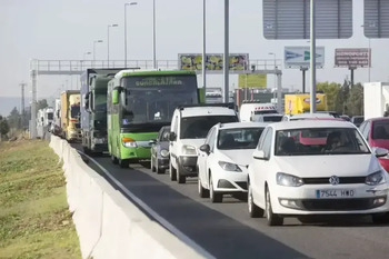 Campaña de la DGT de vigilancia de distracciones al volante