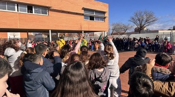 Los alumnos de Alovera celebraron el Día de la Paz