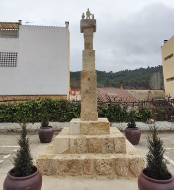 Tendilla dedica un monumento a la Feria de las Mercaderías